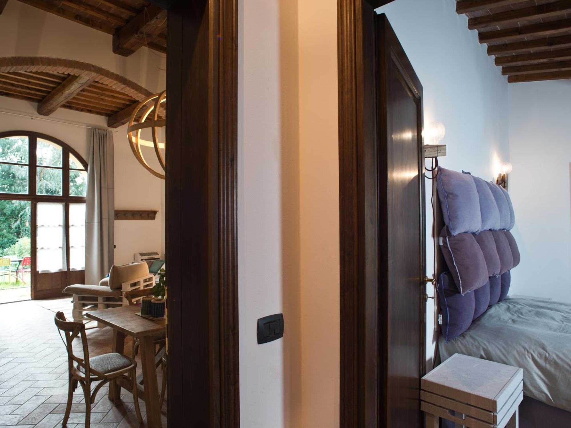 San Ruffino Apartments Lari Exterior photo