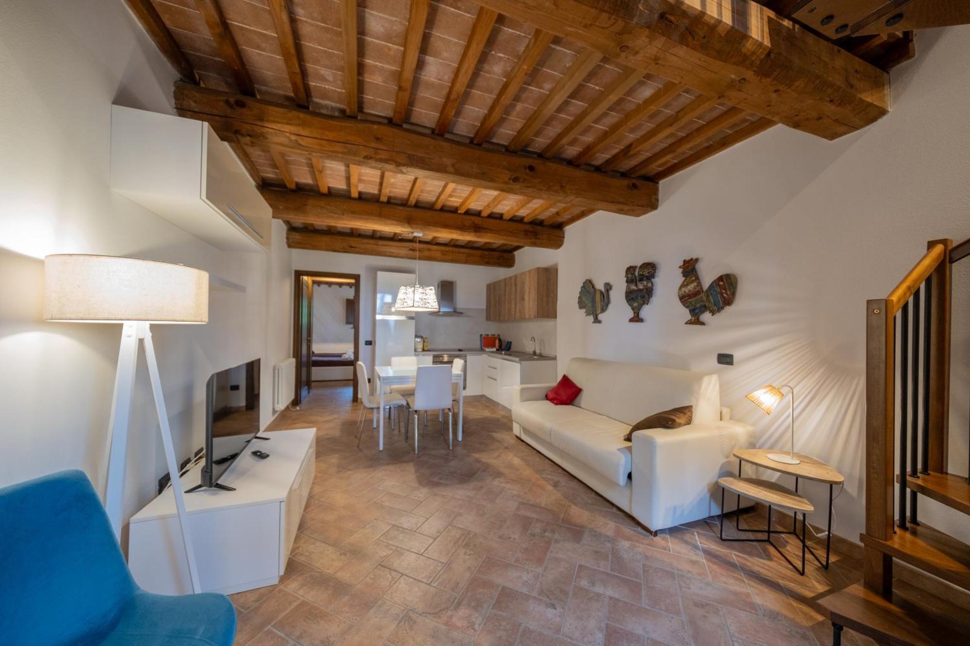 San Ruffino Apartments Lari Exterior photo