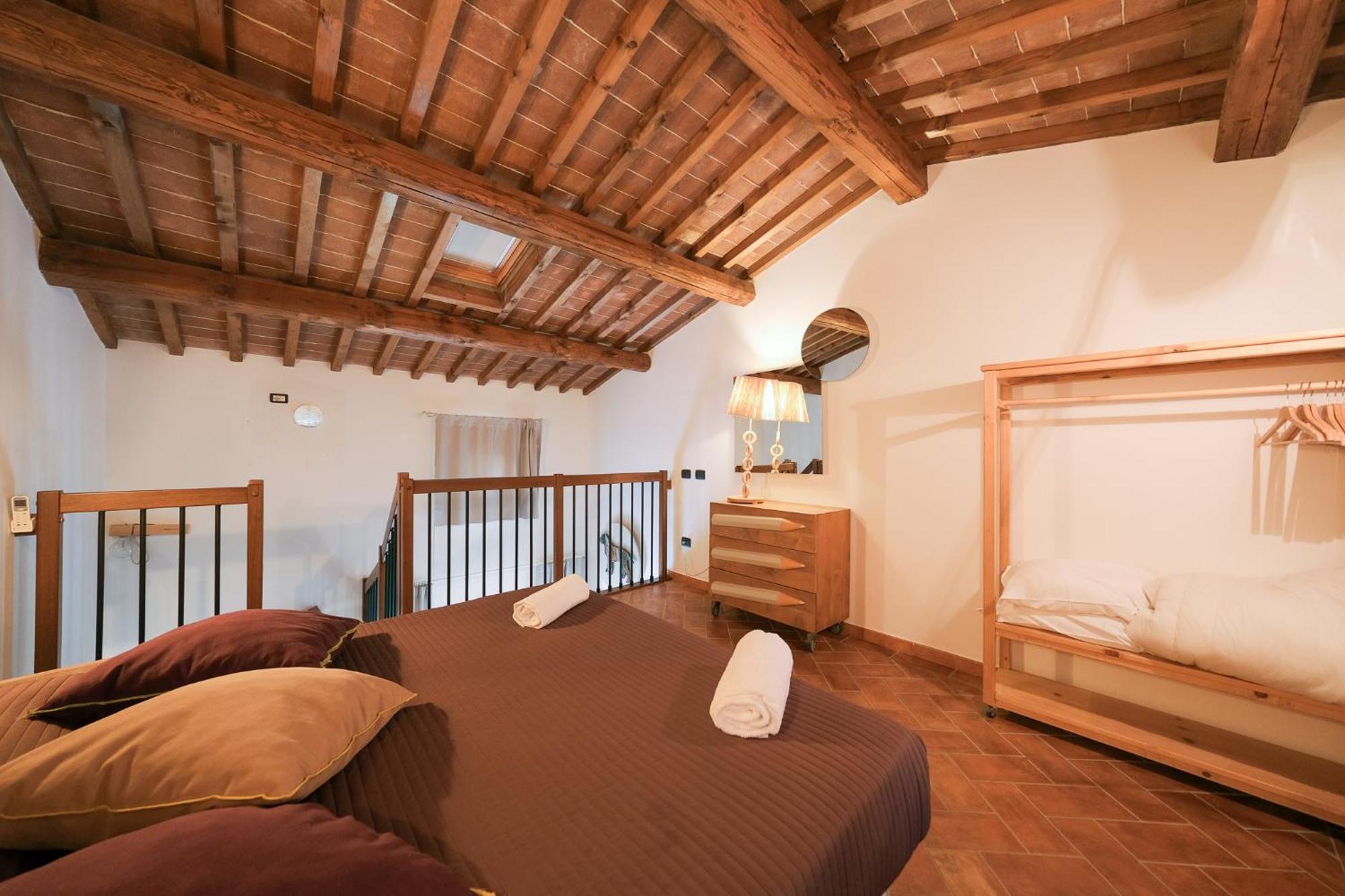 San Ruffino Apartments Lari Exterior photo