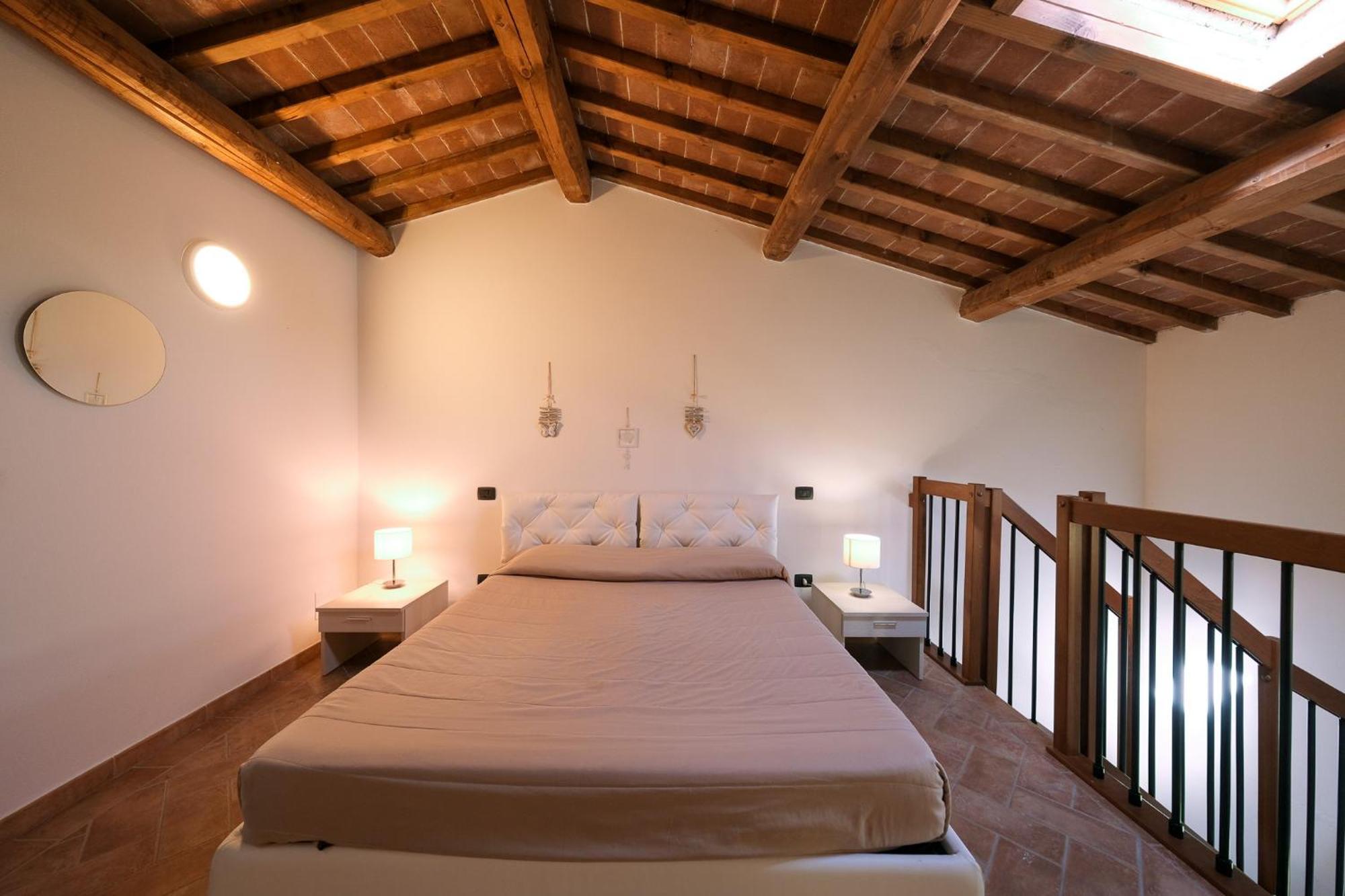 San Ruffino Apartments Lari Exterior photo